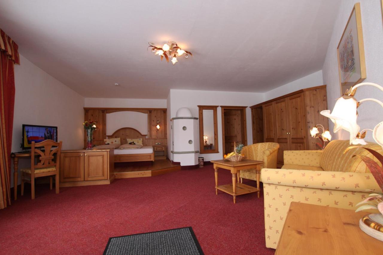 Hotel Humlerhof Gries am Brenner Exterior photo