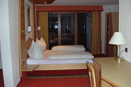 Hotel Humlerhof Gries am Brenner Room photo
